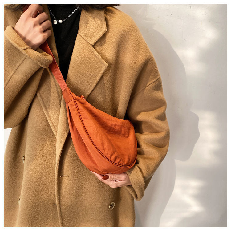Van Leeuwen | Hangetsu - Half Ronde Schouder Tas