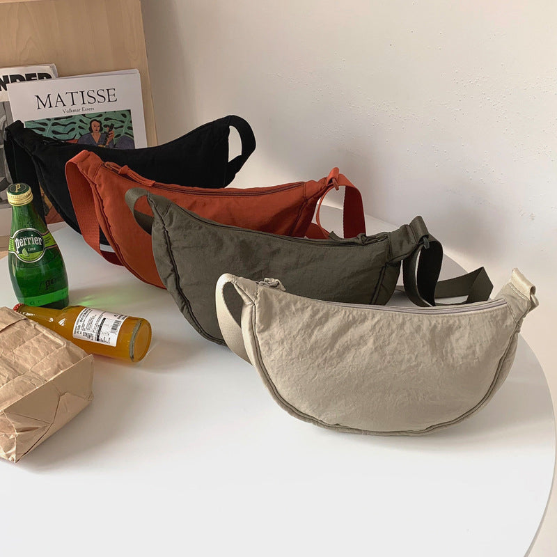 Van Leeuwen | Hangetsu - Half Ronde Schouder Tas