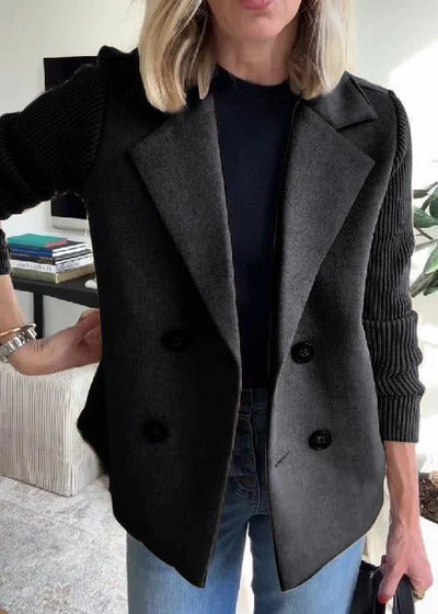 Klassieke damesblazer met lange mouwen in het voorjaar