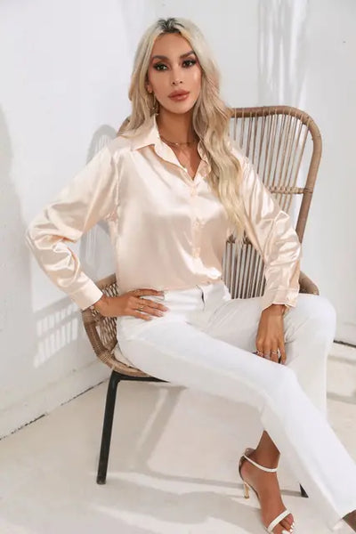 Klassieke voorjaarsblouse voor dames